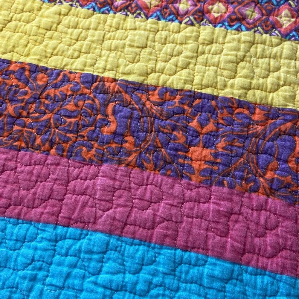 Vibrant Pink Patterned Quilt Set Comforter Shams